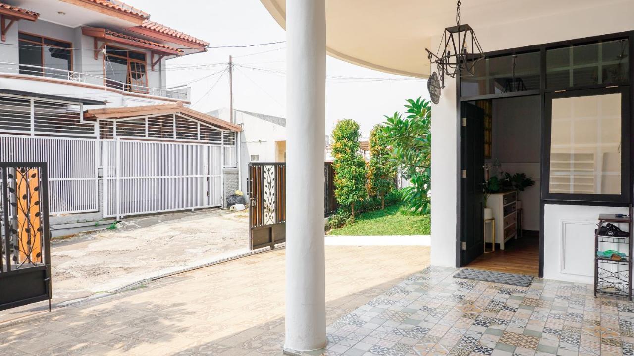 Vaccinated Staff - Spot On 2053 Granada Syariah Home Stay Bandung Extérieur photo