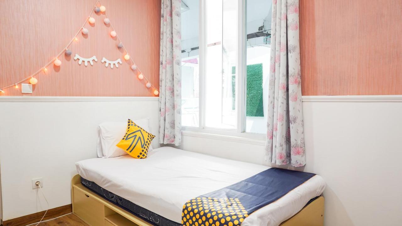 Vaccinated Staff - Spot On 2053 Granada Syariah Home Stay Bandung Extérieur photo
