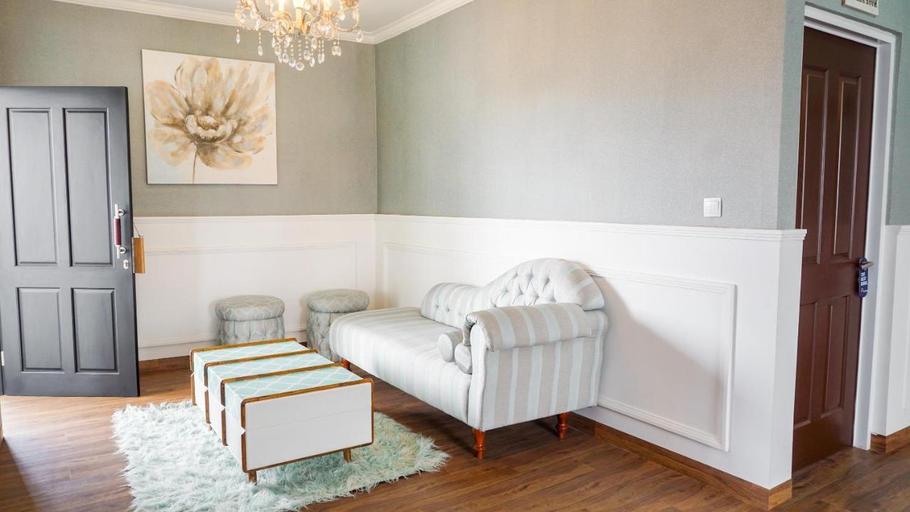 Vaccinated Staff - Spot On 2053 Granada Syariah Home Stay Bandung Extérieur photo