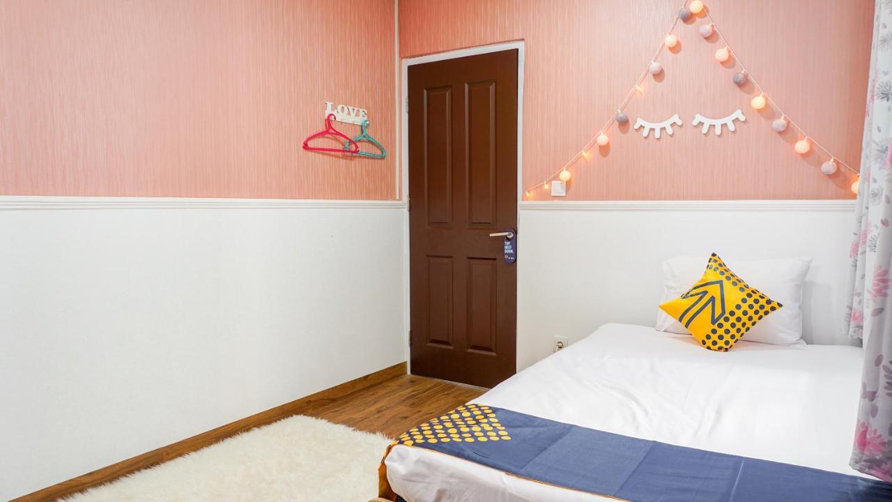 Vaccinated Staff - Spot On 2053 Granada Syariah Home Stay Bandung Extérieur photo