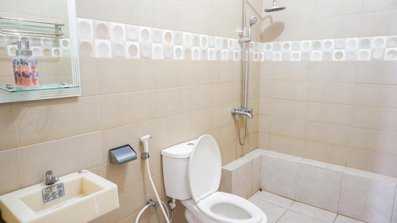 Vaccinated Staff - Spot On 2053 Granada Syariah Home Stay Bandung Extérieur photo