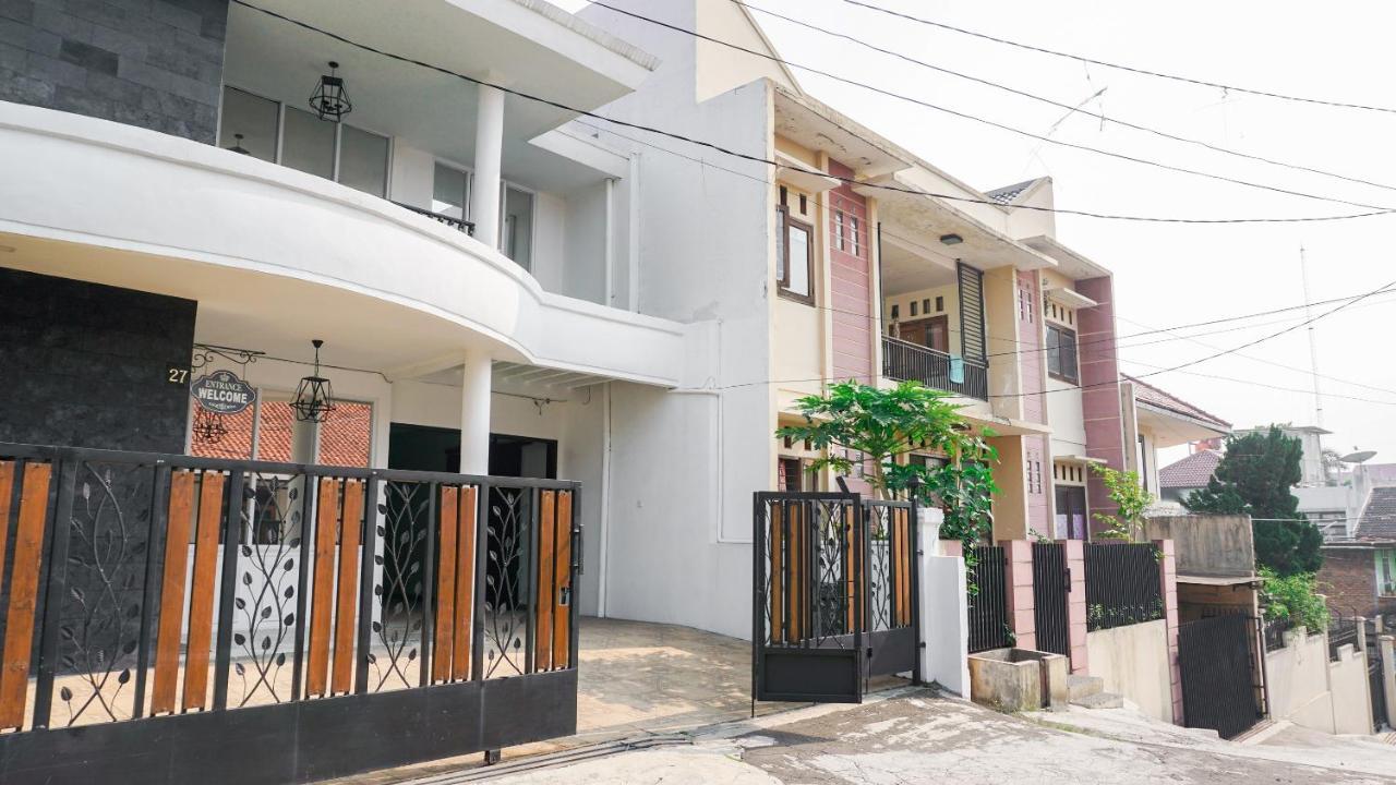 Vaccinated Staff - Spot On 2053 Granada Syariah Home Stay Bandung Extérieur photo