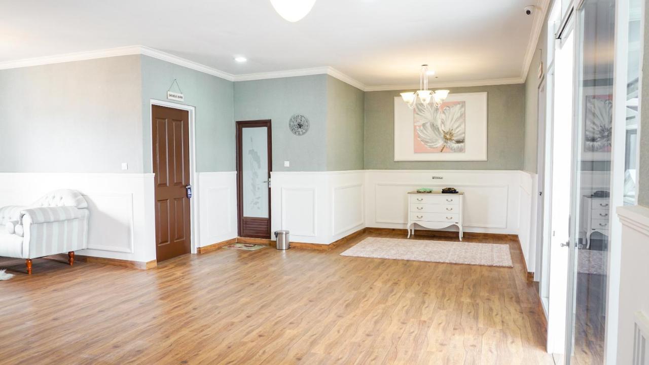 Vaccinated Staff - Spot On 2053 Granada Syariah Home Stay Bandung Extérieur photo