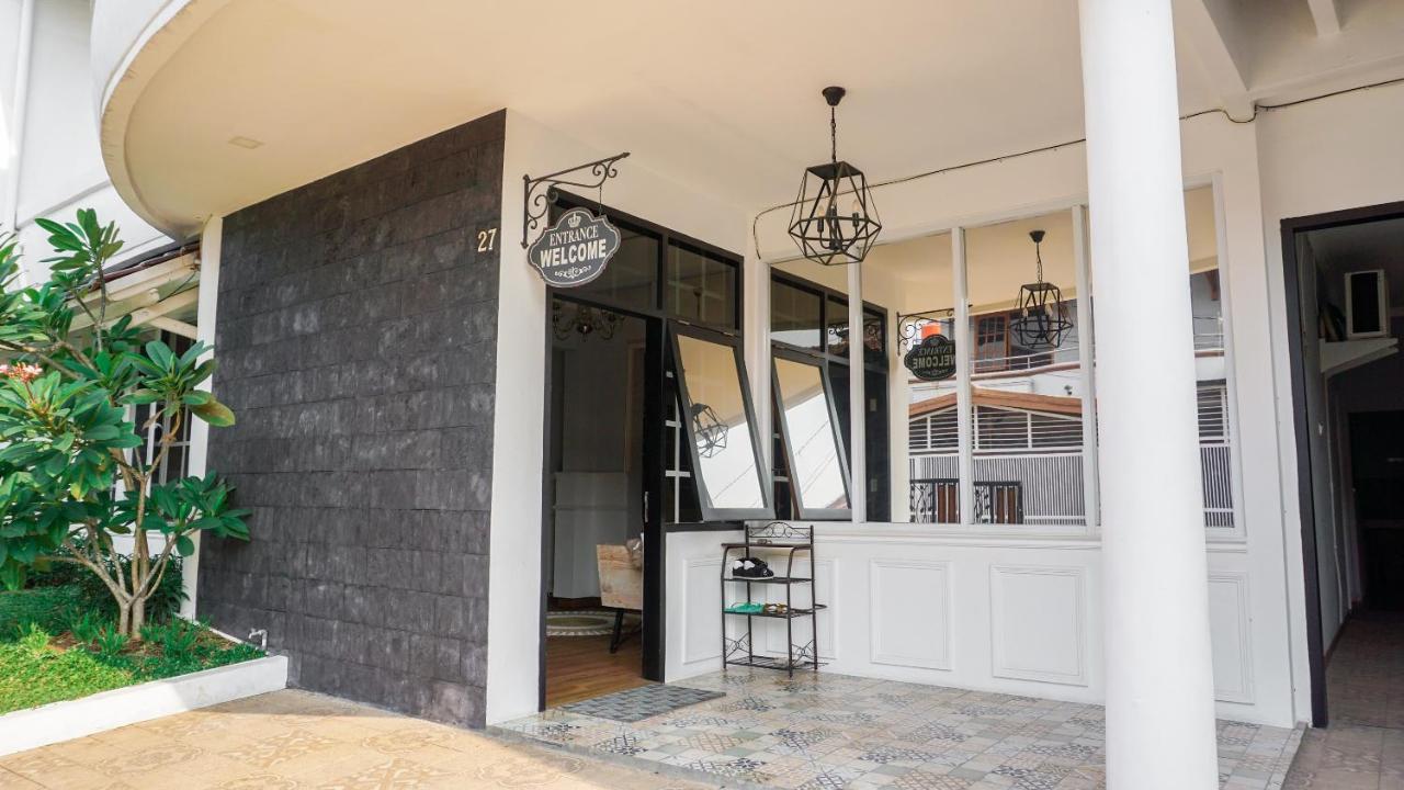 Vaccinated Staff - Spot On 2053 Granada Syariah Home Stay Bandung Extérieur photo